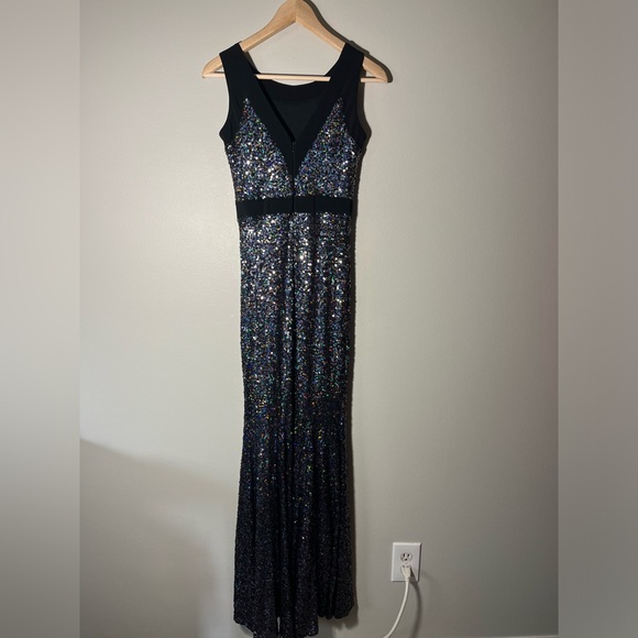 Badgley Mischka Collection Dress Sequin Silver Hourglass Mermaid Pencil Maxi - Picture 4 of 8